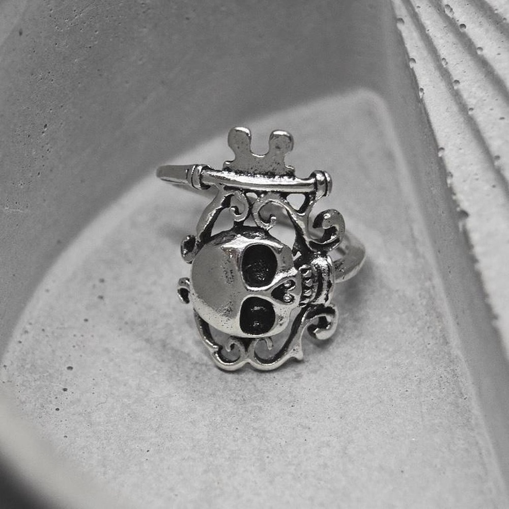 Silver Skull Key Ring with Black Eyes